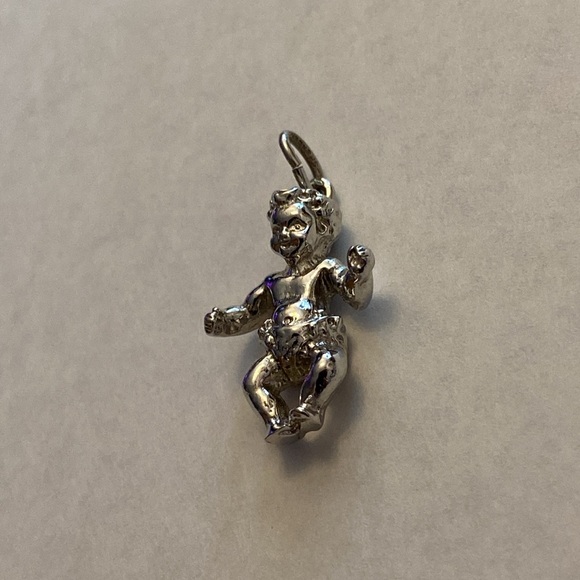 🕰️TRADED🕰️Vtg Sterling Realistic Baby pendant - Picture 2 of 7